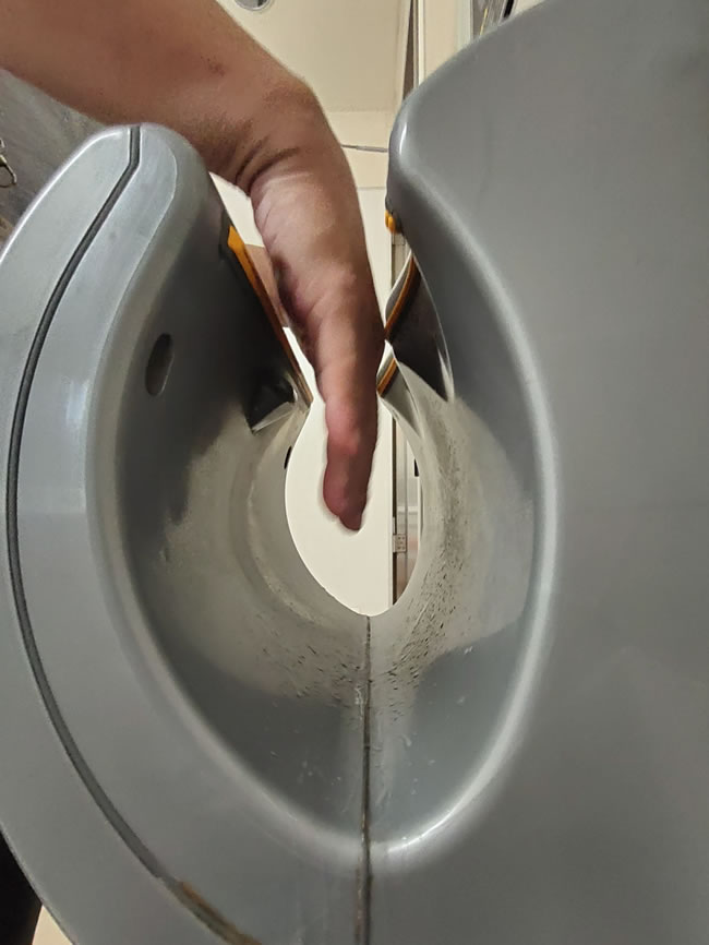 公厕烘手机乾净吗？科学家实验吓坏网友：宁愿用衣服（正规一元一分麻将群）擦手