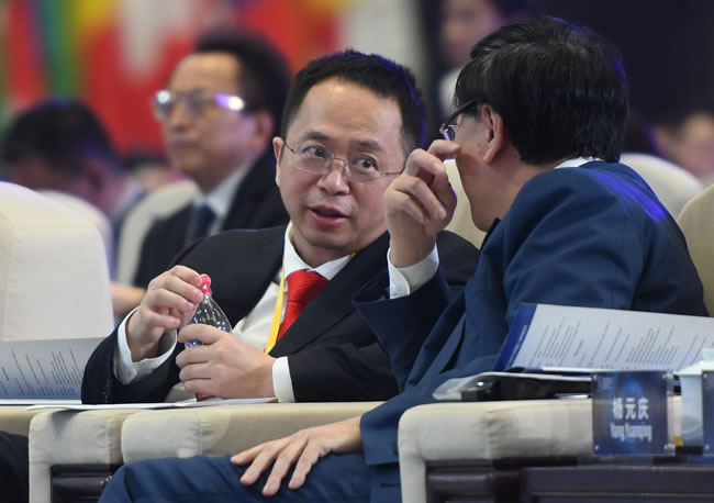 前高管控「做假帐几十亿」 360市值蒸发40亿 周鸿祎：诋毁