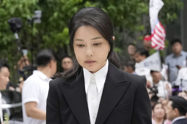 特检组起诉金建希…南韩首见「前总统夫妇同时羁押受审」