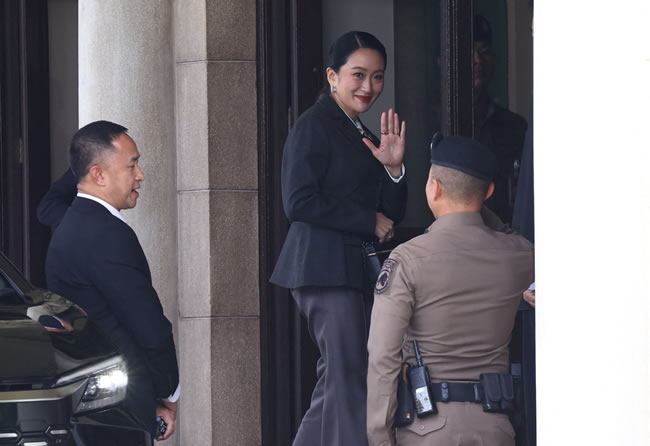 泰总理贝东塔与柬强人通话爆危机 法院将判决是否免职