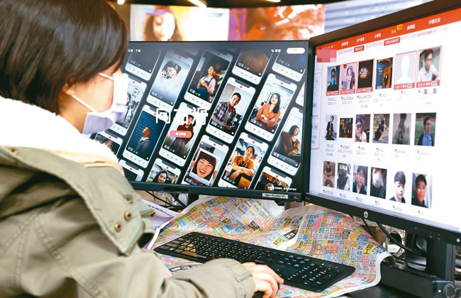 台版红姐事件 约砲（正规一元一分麻将群）被求蒙眼 他完事惊见是平头男